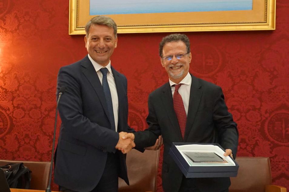 Il prof. Cristoforo Pomara e il rettore Francesco Priolo